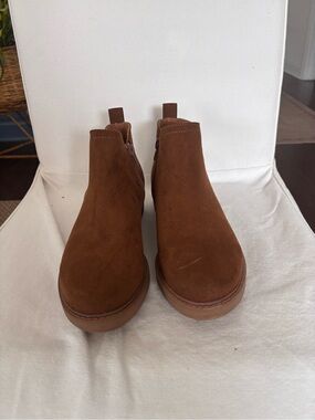Esprit Brown Suede Ankle Booties
